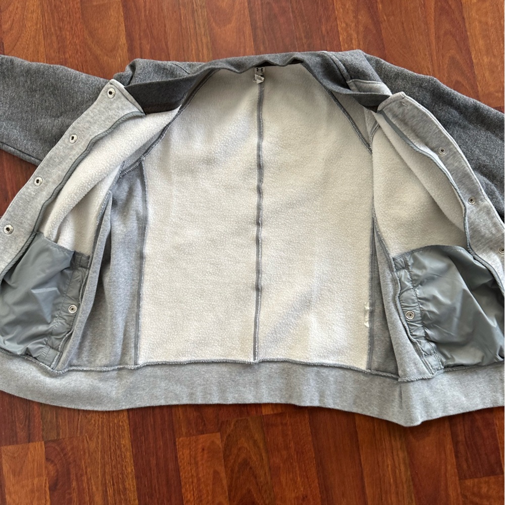 Women’s Under Armour Jacket - Picture 8 of 9
